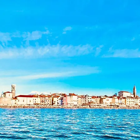 Pleasant 2 Bedrooms Duplex With Terrace *