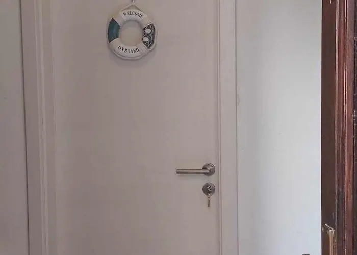 Pleasant 2 Bedrooms Duplex With Terrace *