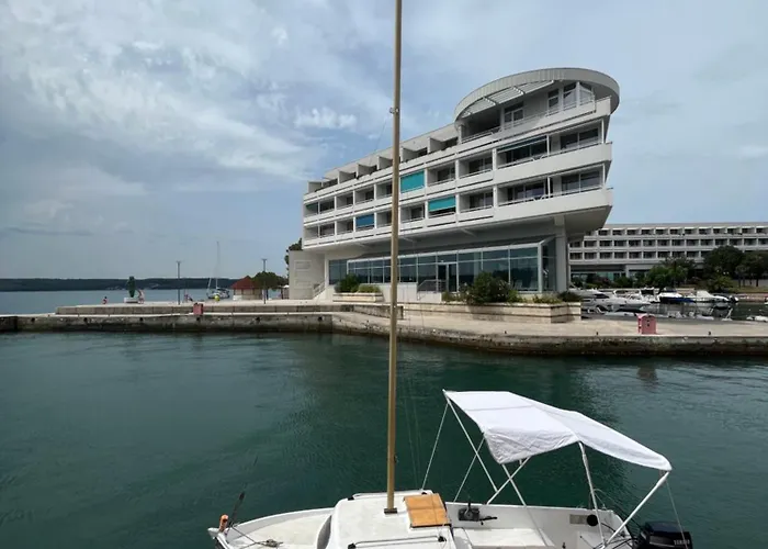 Pleasant 2 Bedrooms Duplex With Terrace